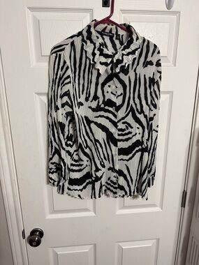 Essentials by Milano Black and White Zebra Print Blouse